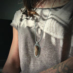 Pendentif Talisman noyer 1