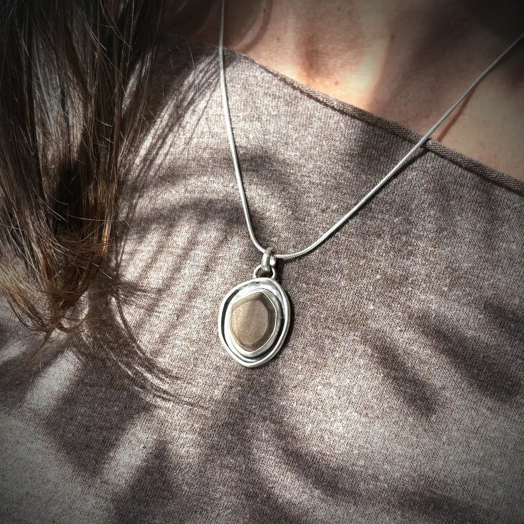 Pendentif Talisman noyer 3